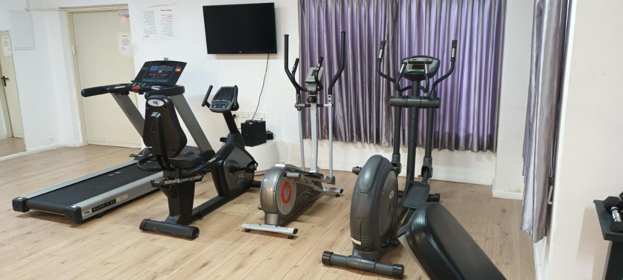 Beach Suite Israel- Private Jacuzzi Garden Suite & Gym, 3 Min Walk To Beach ביץ סוייט ישראל- ג'קוזי פרטי בגינה 3 דקות הליכה לים וחדר כושר Ashkelon Ngoại thất bức ảnh