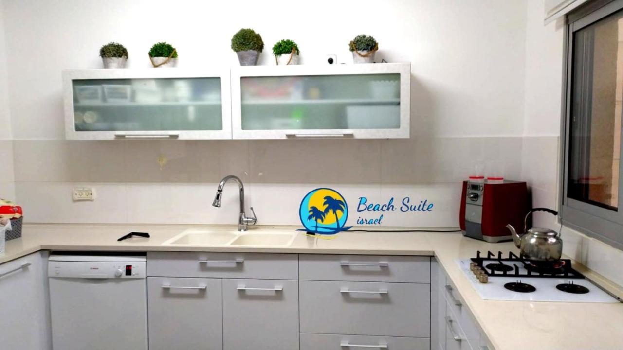 Beach Suite Israel- Private Jacuzzi Garden Suite & Gym, 3 Min Walk To Beach ביץ סוייט ישראל- ג'קוזי פרטי בגינה 3 דקות הליכה לים וחדר כושר Ashkelon Ngoại thất bức ảnh