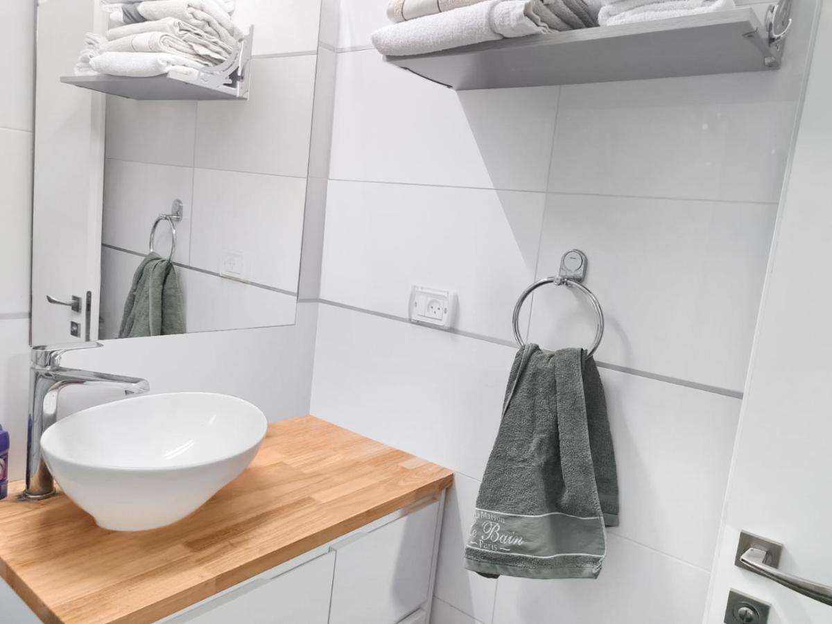 Beach Suite Israel- Private Jacuzzi Garden Suite & Gym, 3 Min Walk To Beach ביץ סוייט ישראל- ג'קוזי פרטי בגינה 3 דקות הליכה לים וחדר כושר Ashkelon Ngoại thất bức ảnh