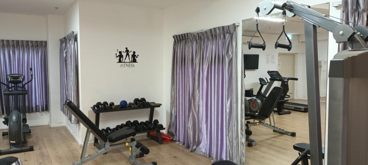 Beach Suite Israel- Private Jacuzzi Garden Suite & Gym, 3 Min Walk To Beach ביץ סוייט ישראל- ג'קוזי פרטי בגינה 3 דקות הליכה לים וחדר כושר Ashkelon Ngoại thất bức ảnh