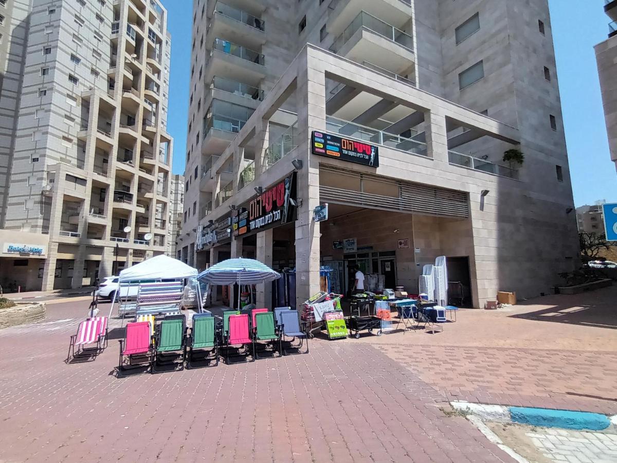 Beach Suite Israel- Private Jacuzzi Garden Suite & Gym, 3 Min Walk To Beach ביץ סוייט ישראל- ג'קוזי פרטי בגינה 3 דקות הליכה לים וחדר כושר Ashkelon Ngoại thất bức ảnh