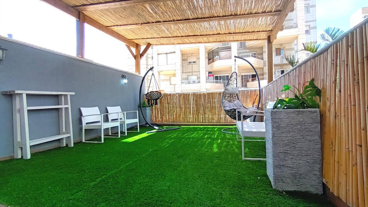 Beach Suite Israel- Private Jacuzzi Garden Suite & Gym, 3 Min Walk To Beach ביץ סוייט ישראל- ג'קוזי פרטי בגינה 3 דקות הליכה לים וחדר כושר Ashkelon Ngoại thất bức ảnh